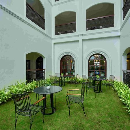 Hotel The Old Court House By Abad à Fort Kochi Extérieur photo