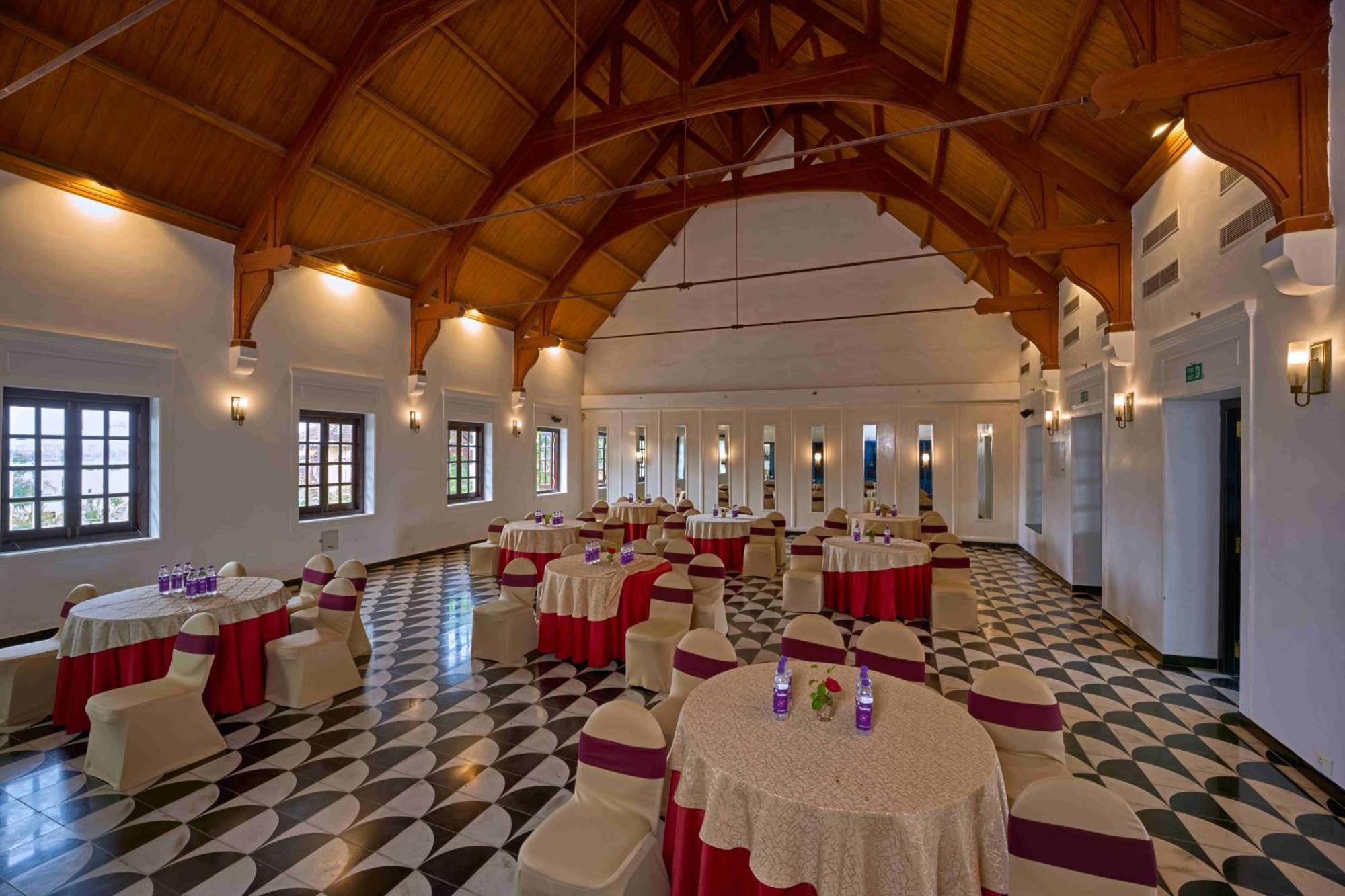 Hotel The Old Court House By Abad à Fort Kochi Extérieur photo