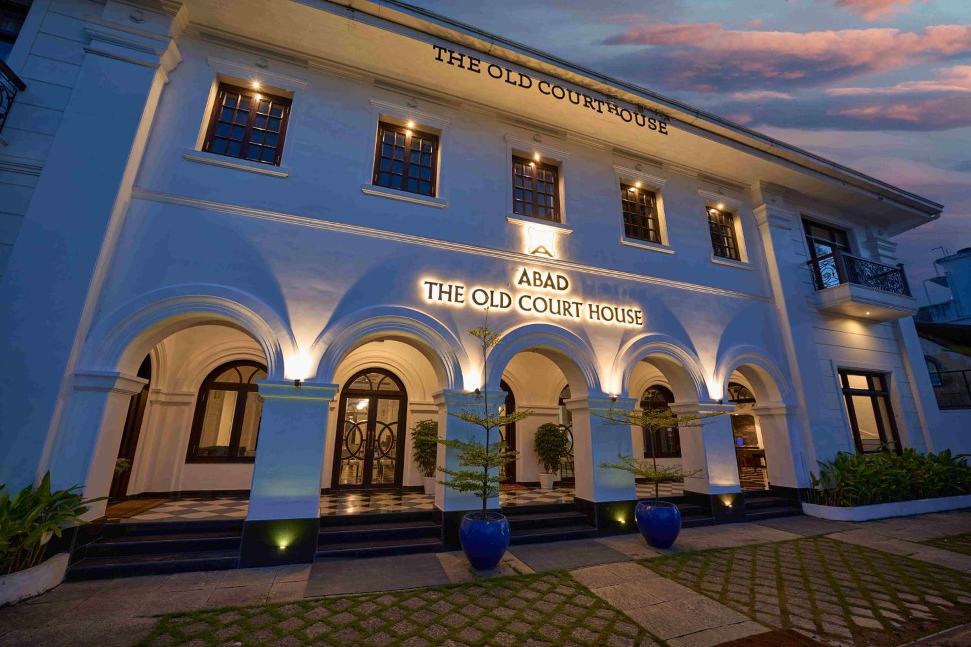 Hotel The Old Court House By Abad à Fort Kochi Extérieur photo