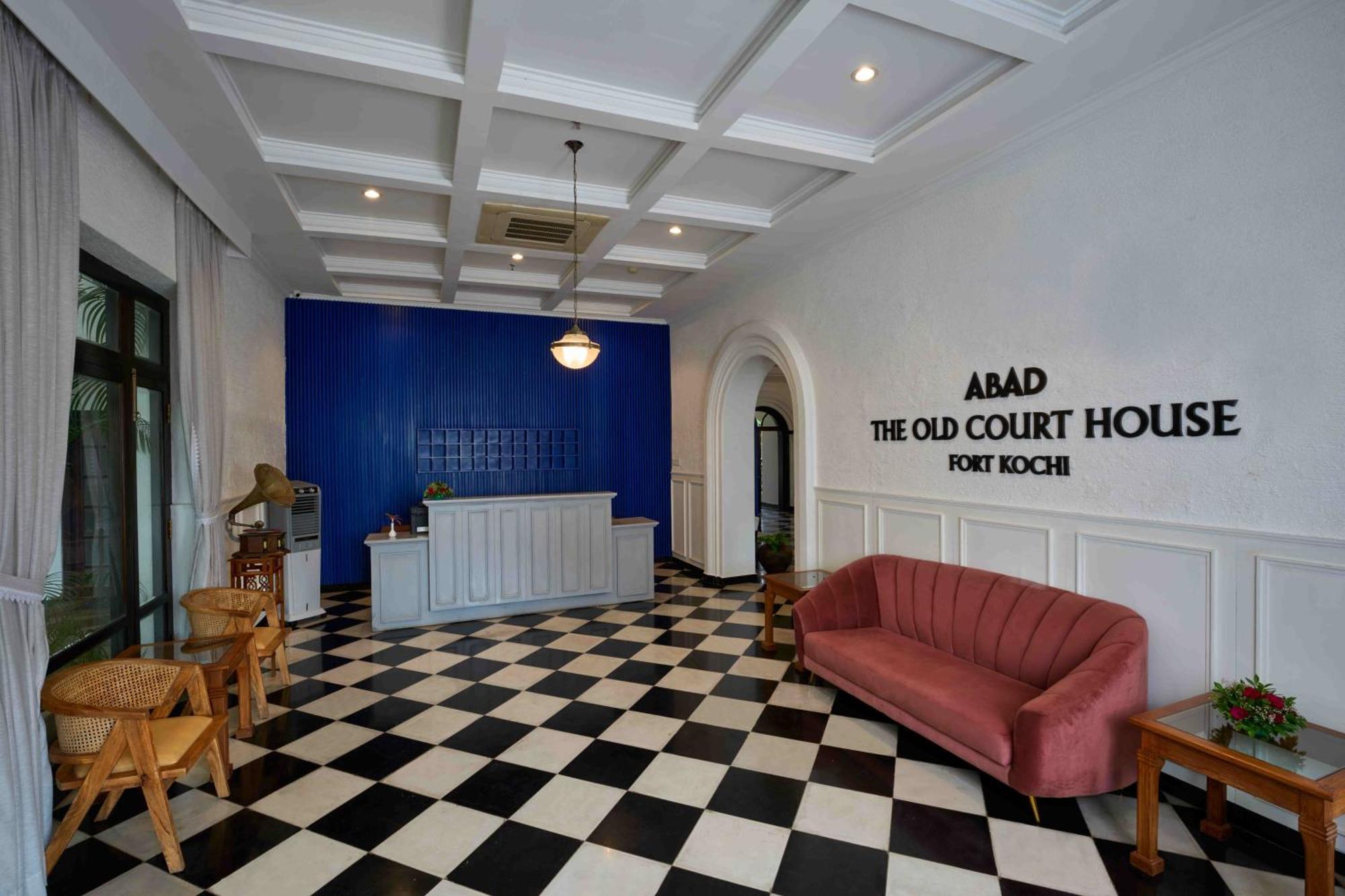 Hotel The Old Court House By Abad à Fort Kochi Extérieur photo