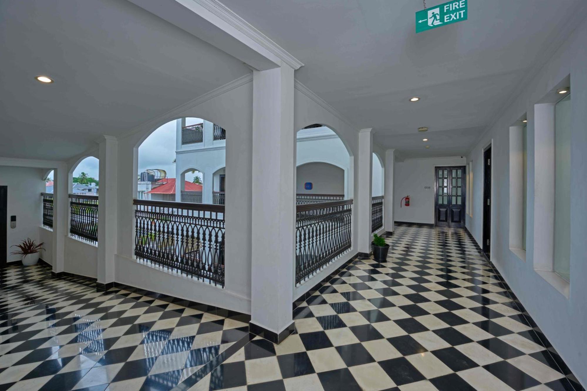 Hotel The Old Court House By Abad à Fort Kochi Extérieur photo